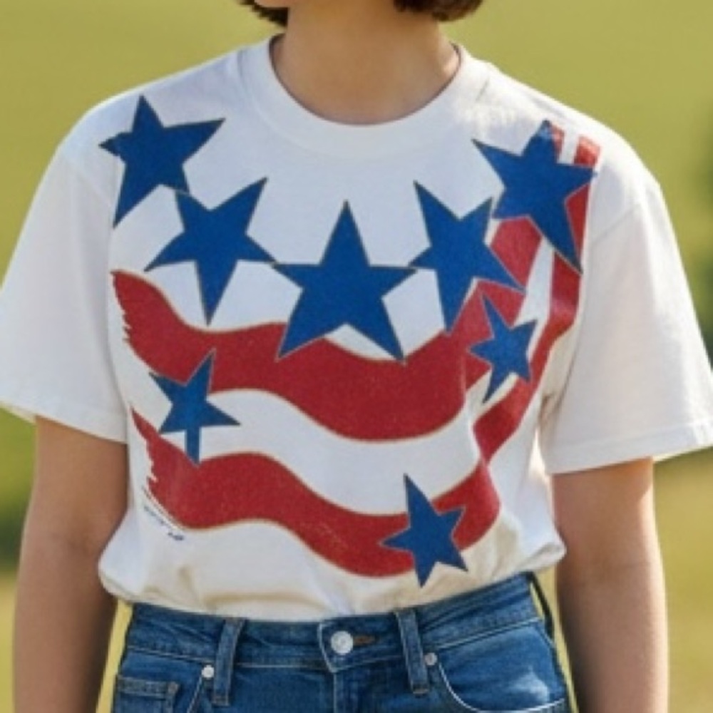 VINTAGE 90s LEE “TOTAL COTTON” PATRIOTIC GRAPHIC TEE Size L Red White Blue Gold
